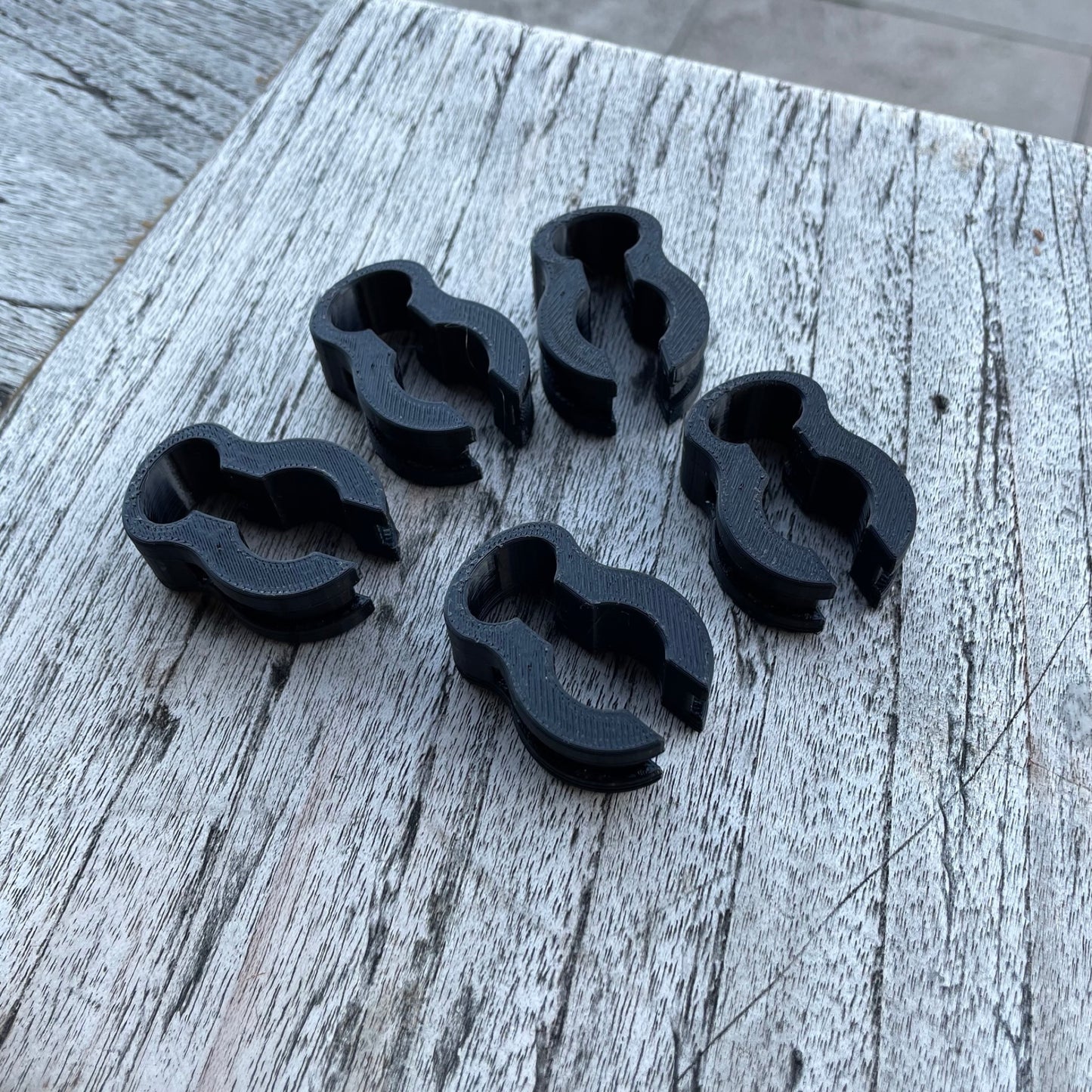 Kabelführungen / Kabelklammern für die Geberstange