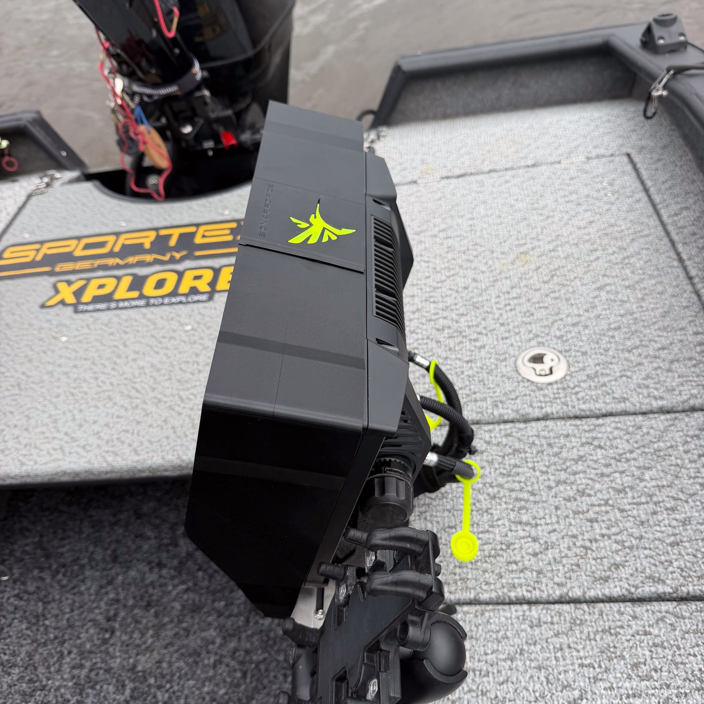 Sun Visor Sonnenblende für das Humminbird Xplore Echolot, Detailaufnahme ganz rechts
