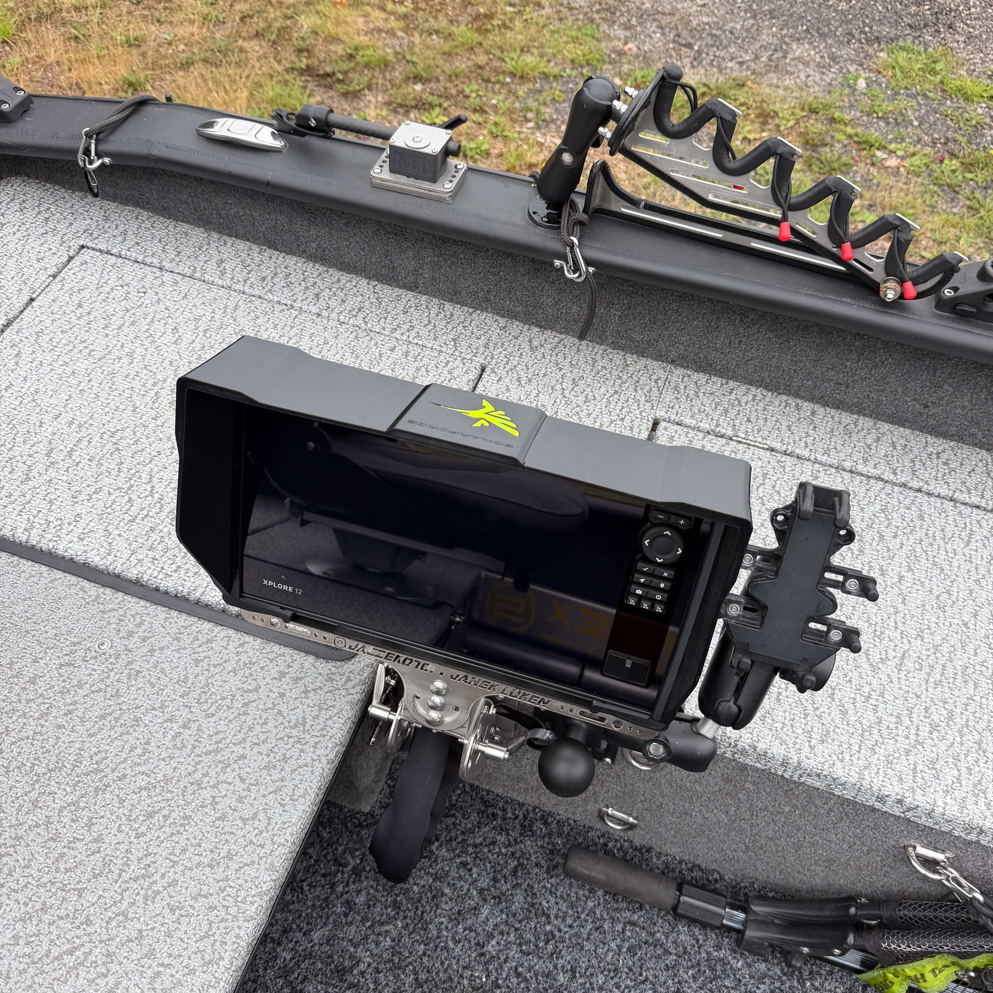 Sun Visor Sonnenblende für das Humminbird Xplore Echolot, Detailaufnahme